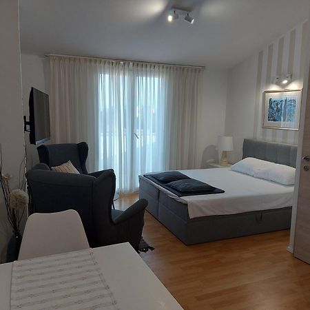 Apartments Fantasia プーラ エクステリア 写真