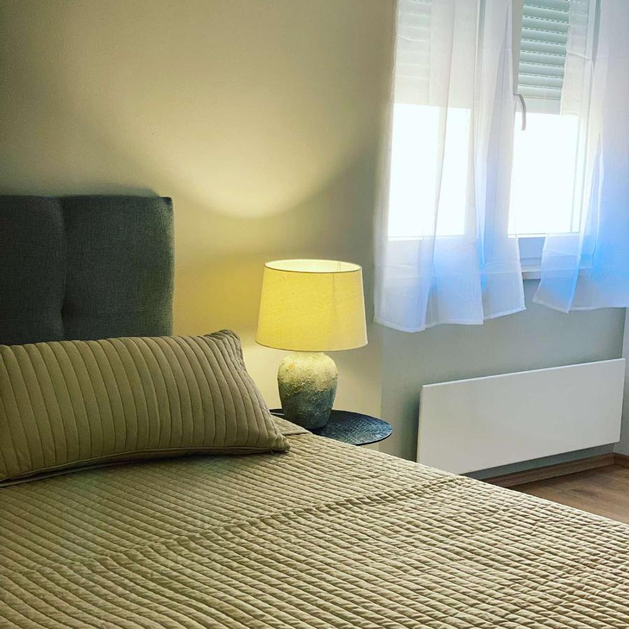 Apartments Fantasia プーラ エクステリア 写真